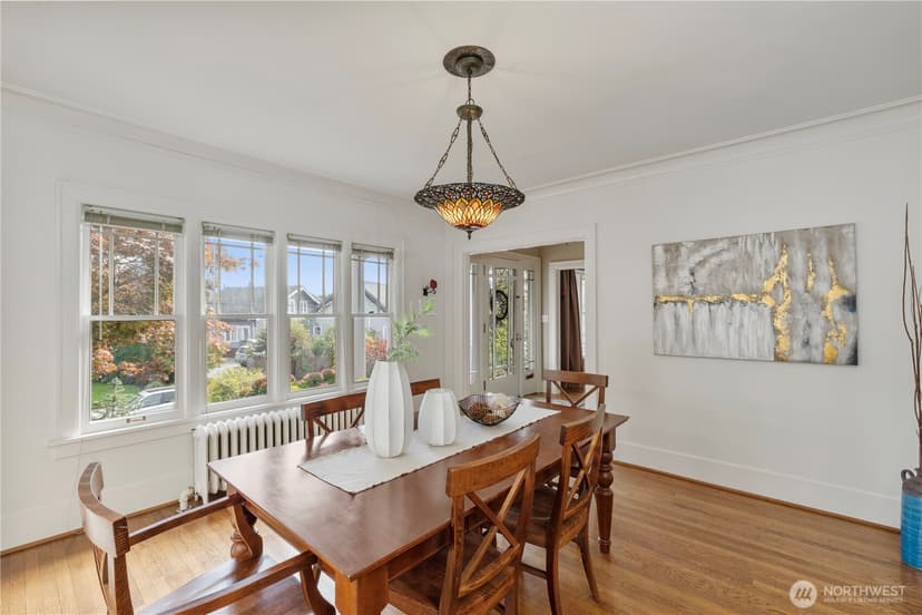 Property photo for 3117 Broadway E, Seattle photo 8