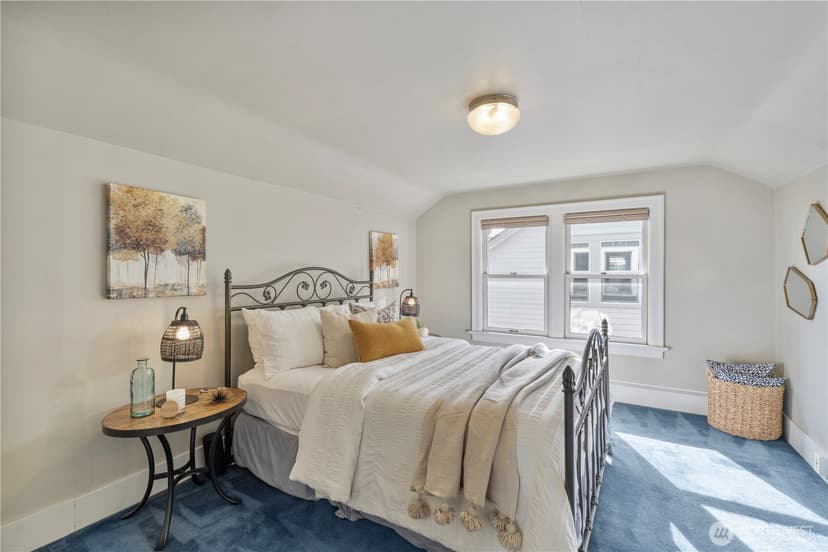 Property photo for 3117 Broadway E, Seattle photo 19