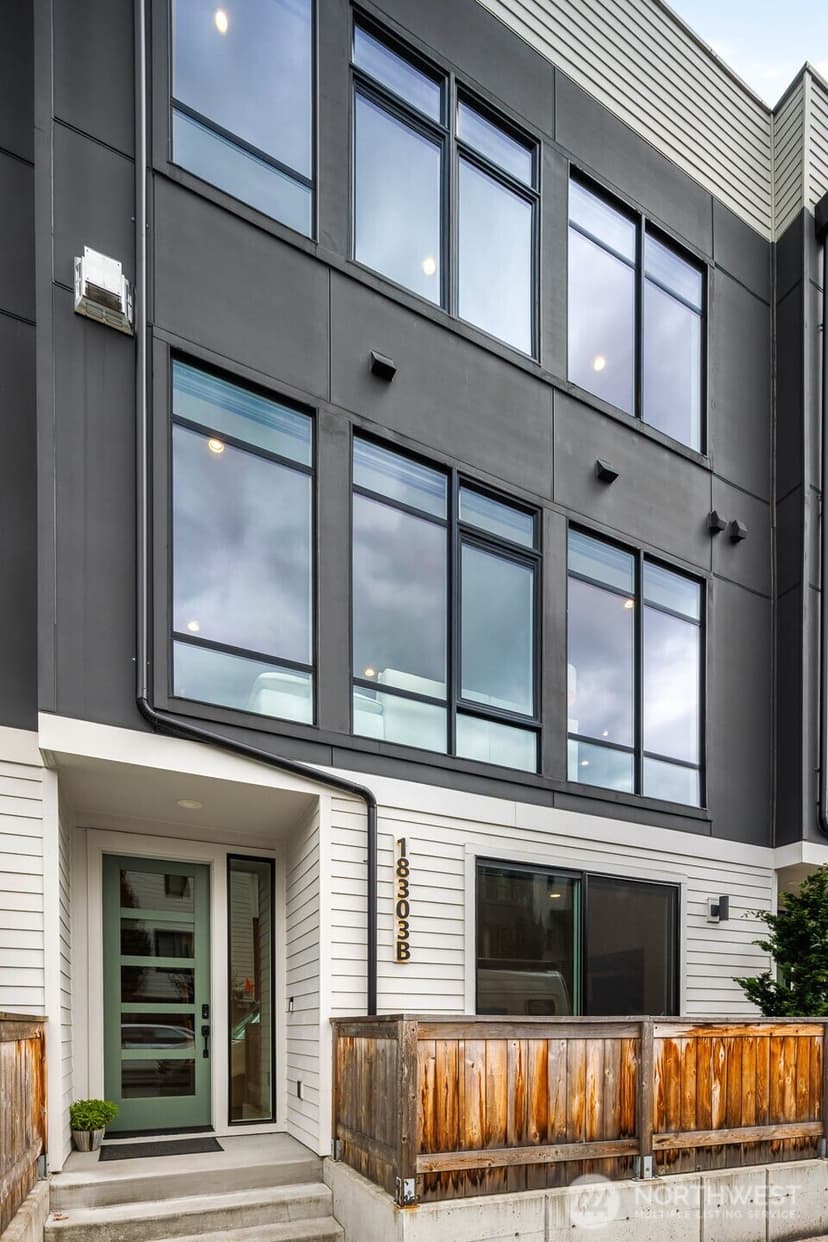 Property photo for 18303 96th Avenue NE #B, Bothell photo 30