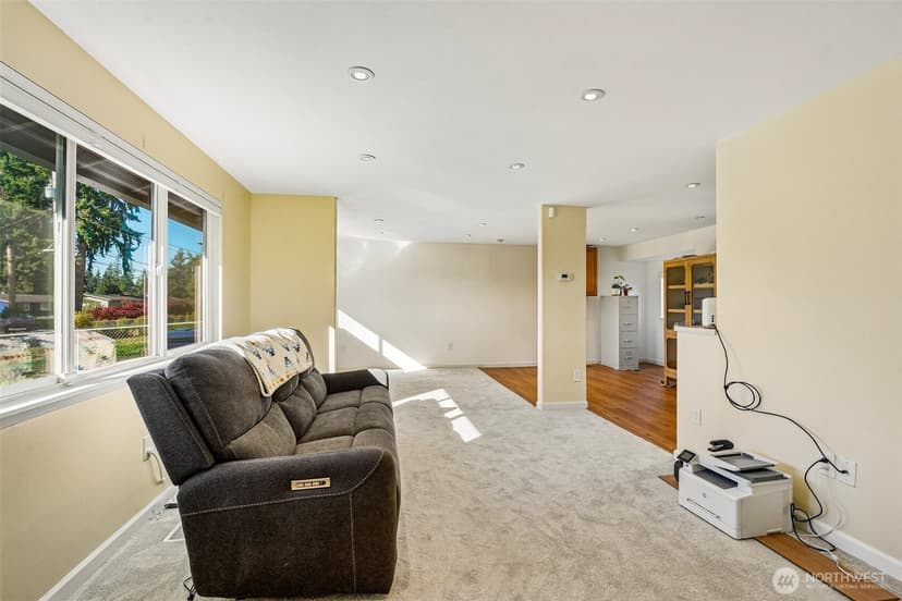 Property photo for 30628 2nd Avenue SW, Federal Way photo 8