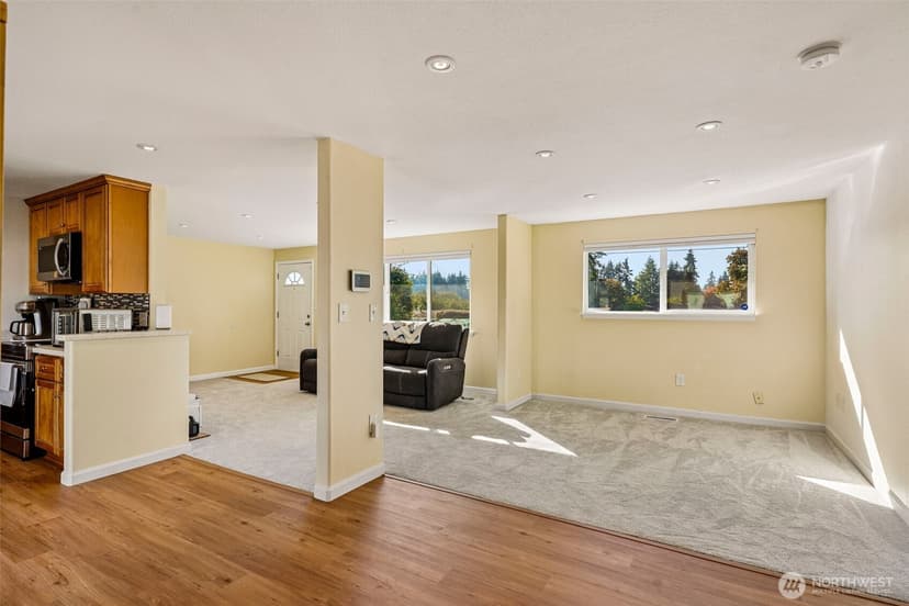 Property photo for 30628 2nd Avenue SW, Federal Way photo 9