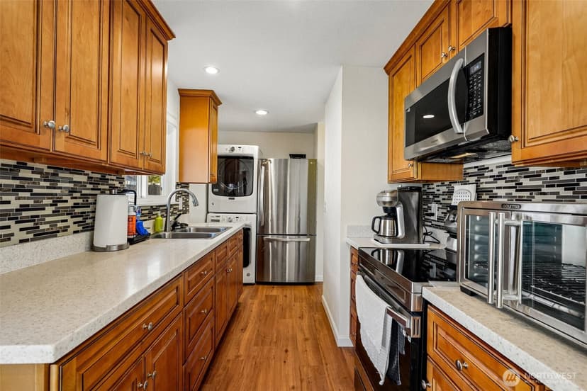 Property photo for 30628 2nd Avenue SW, Federal Way photo 2