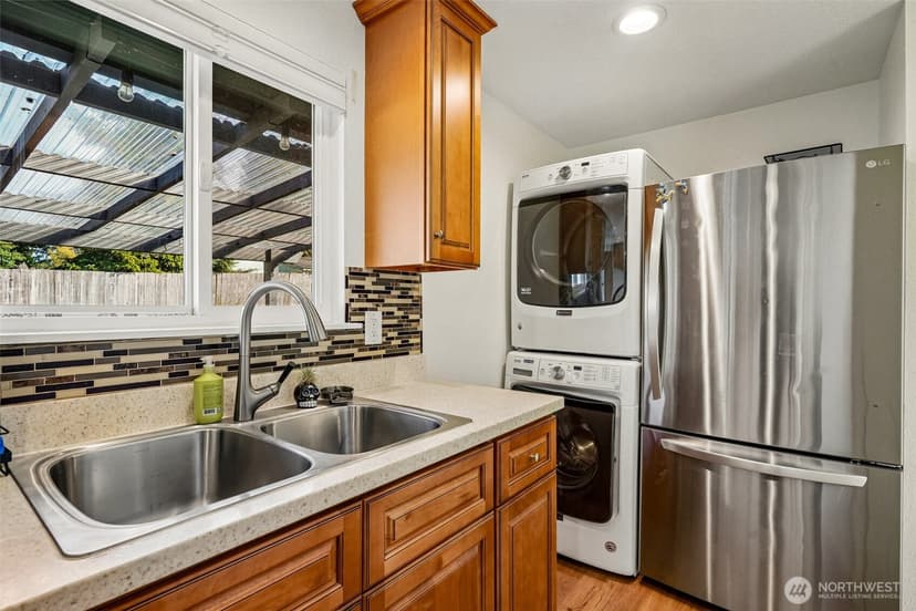 Property photo for 30628 2nd Avenue SW, Federal Way photo 14
