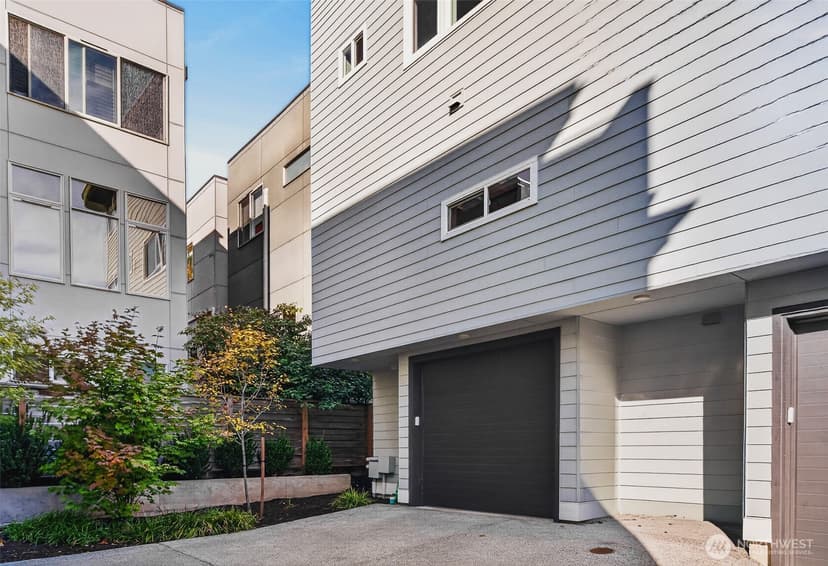 Property photo for 3649 Francis Avenue N #B, Seattle photo 38