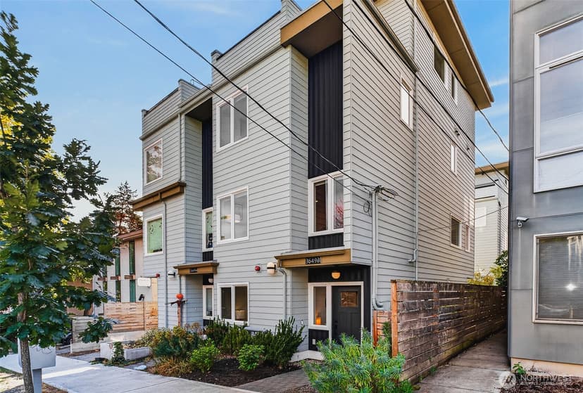 Property photo for 3649 Francis Avenue N #B, Seattle photo 2