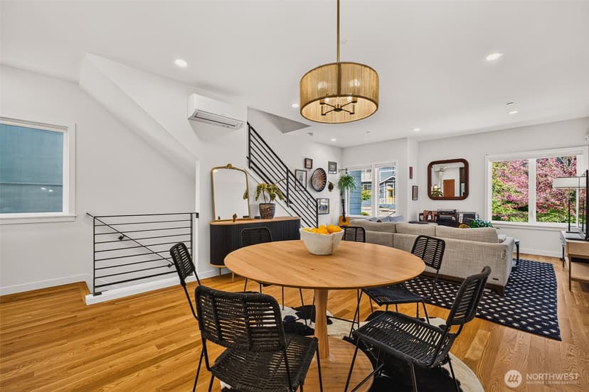 Property photo for 3649 Francis Avenue N #B, Seattle photo 12