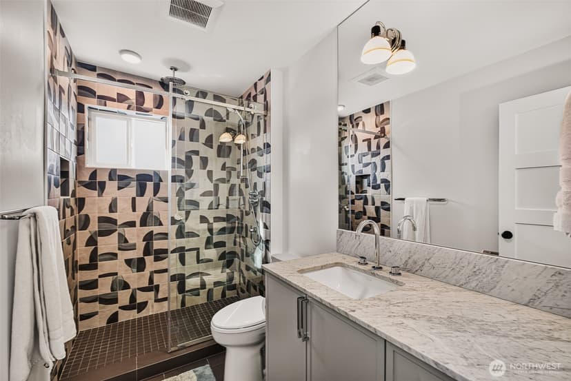 Property photo for 3649 Francis Avenue N #B, Seattle photo 31