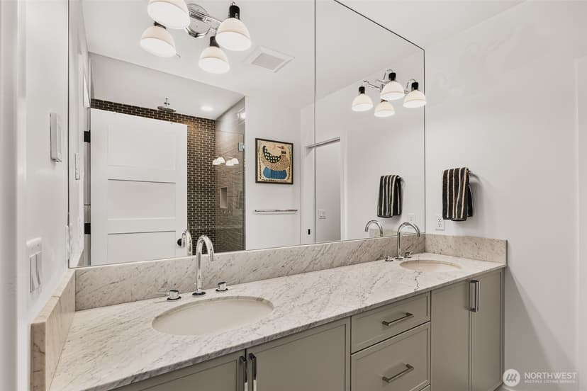 Property photo for 3649 Francis Avenue N #B, Seattle photo 20