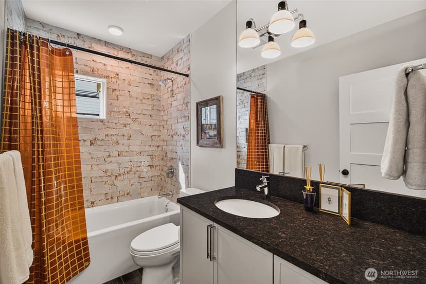 Property photo for 3649 Francis Avenue N #B, Seattle photo 27