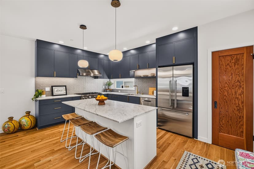 Property photo for 3649 Francis Avenue N #B, Seattle photo 6
