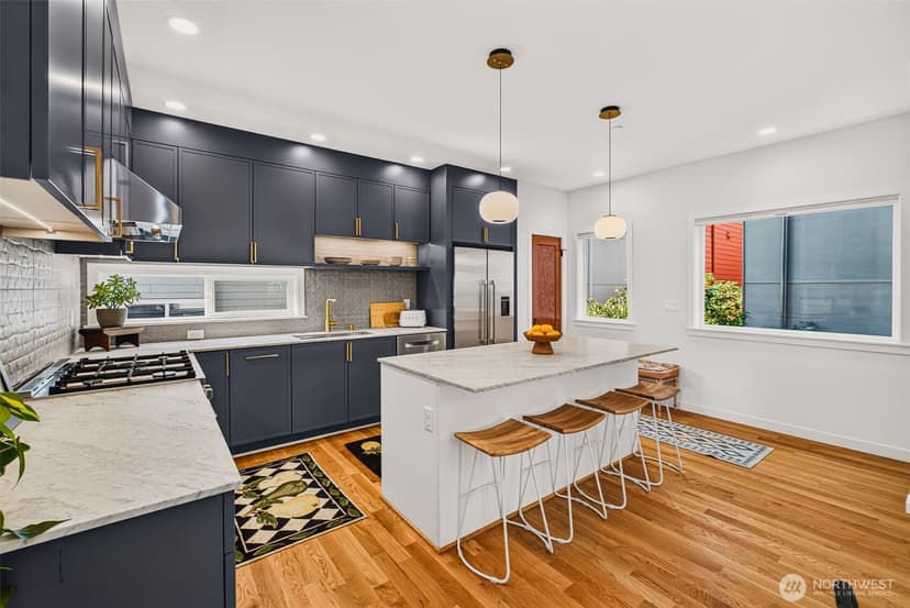 Property photo for 3649 Francis Avenue N #B, Seattle photo 7
