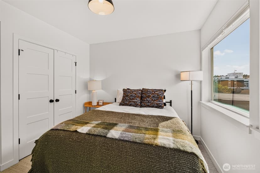 Property photo for 3649 Francis Avenue N #B, Seattle photo 24
