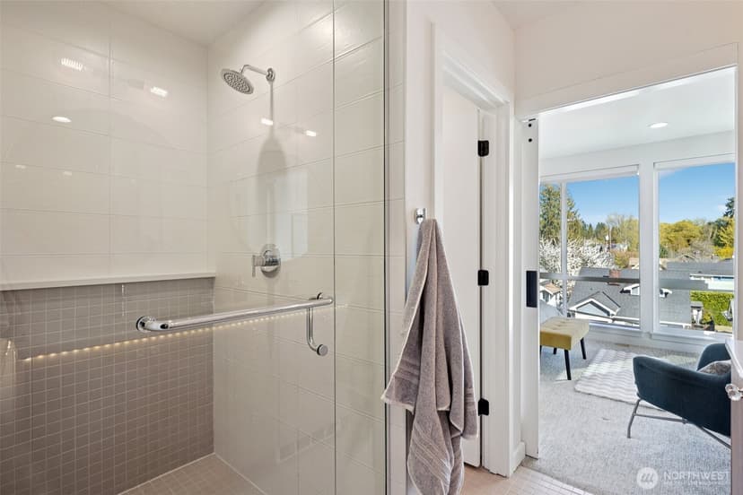 Property photo for 6211 12th Avenue NE, Seattle photo 22