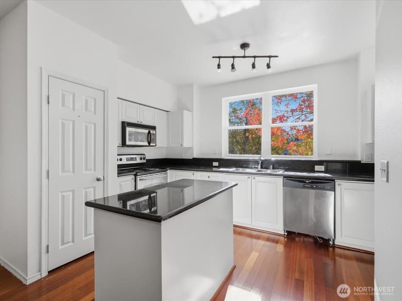 Property photo for 3116 164th Street SW #805, Lynnwood photo 10