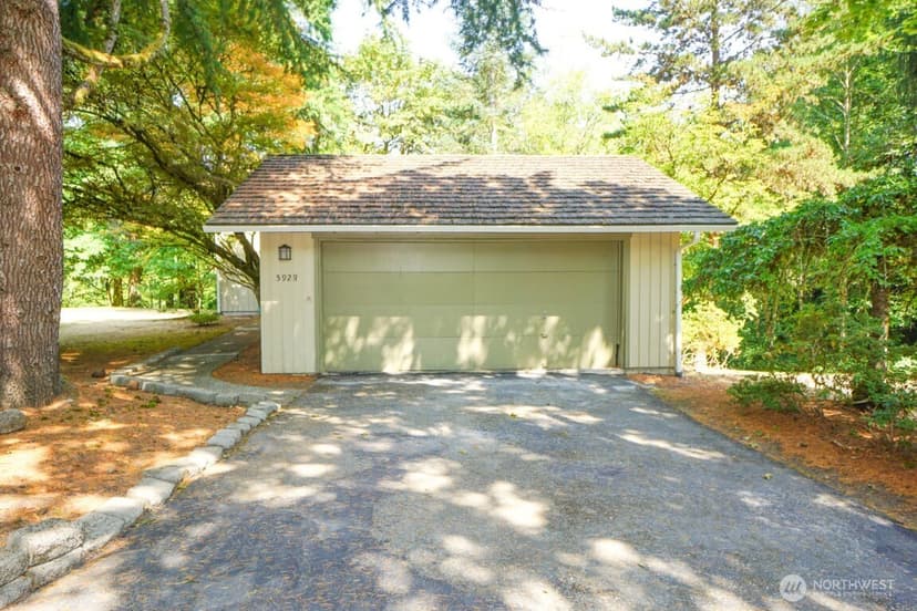 Property photo for 5928 160th Court NE, Redmond photo 18