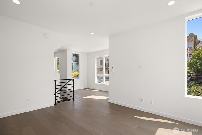 Property photo for 2538 14th Avenue W #E, Seattle photo 10