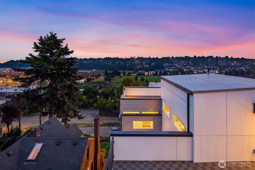Property photo for 2538 14th Avenue W #E, Seattle photo 18