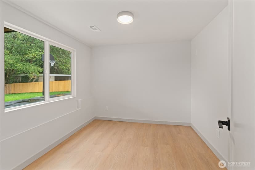 Property photo for 18625 81st Avenue W, Edmonds photo 21