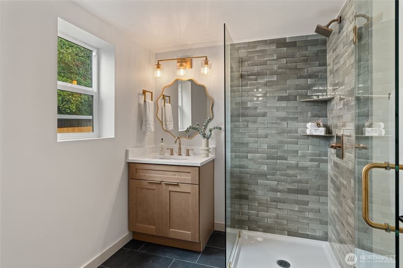 Property photo for 18625 81st Avenue W, Edmonds photo 24