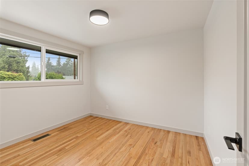 Property photo for 18625 81st Avenue W, Edmonds photo 16