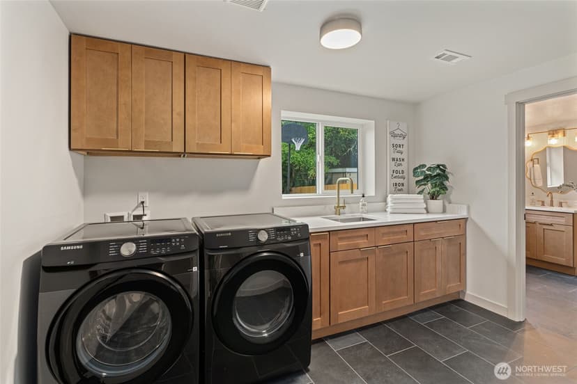 Property photo for 18625 81st Avenue W, Edmonds photo 23
