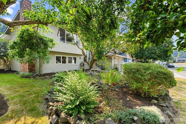 Property photo for 12817 48th Drive SE, Everett photo 3