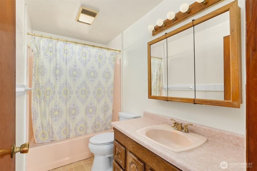 Property photo for 1129 Madison Avenue N, Bainbridge Island photo 9