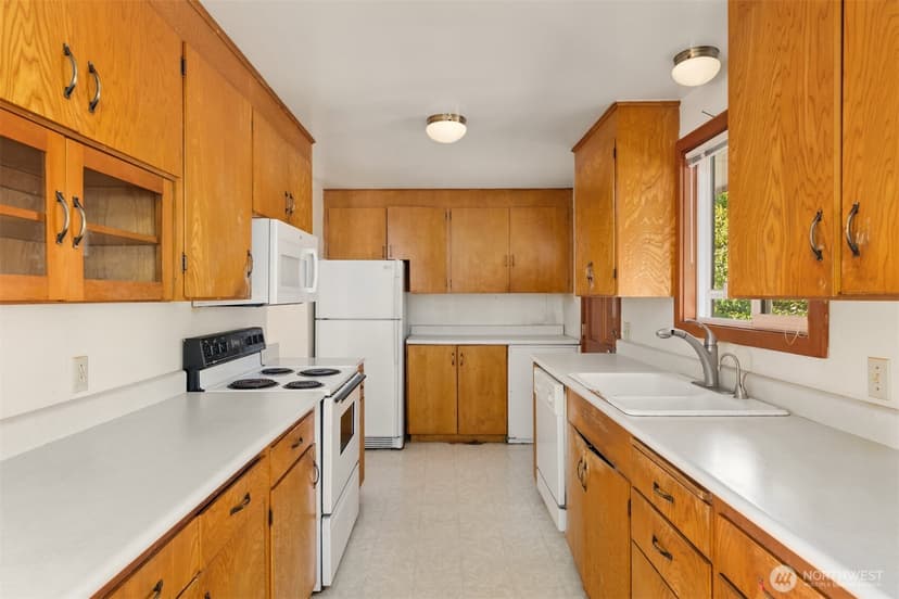 Property photo for 1129 Madison Avenue N, Bainbridge Island photo 7