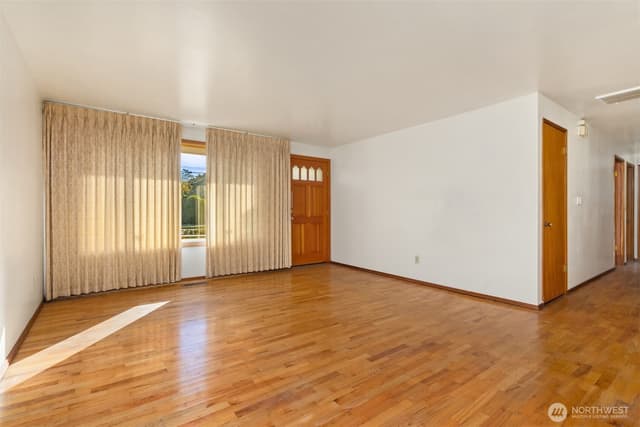 Property photo for 1129 Madison Avenue N, Bainbridge Island photo 5