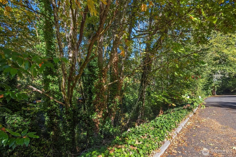 Property photo for 19335 11th Avenue NW, Shoreline photo 7