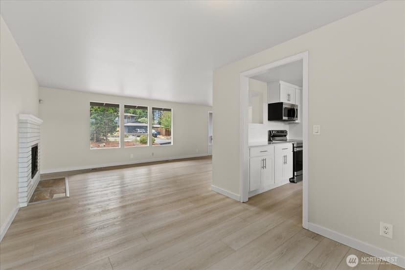 Property photo for 5819 172nd Place SW, Lynnwood photo 9