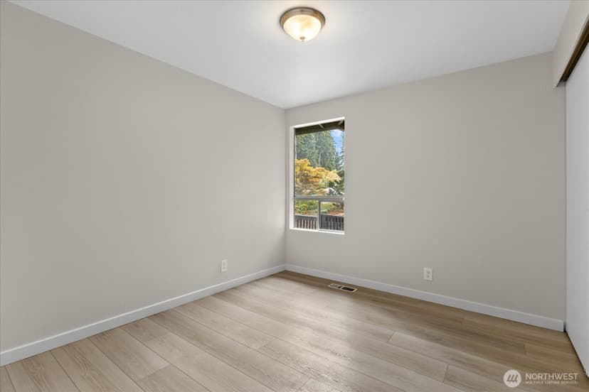 Property photo for 5819 172nd Place SW, Lynnwood photo 14