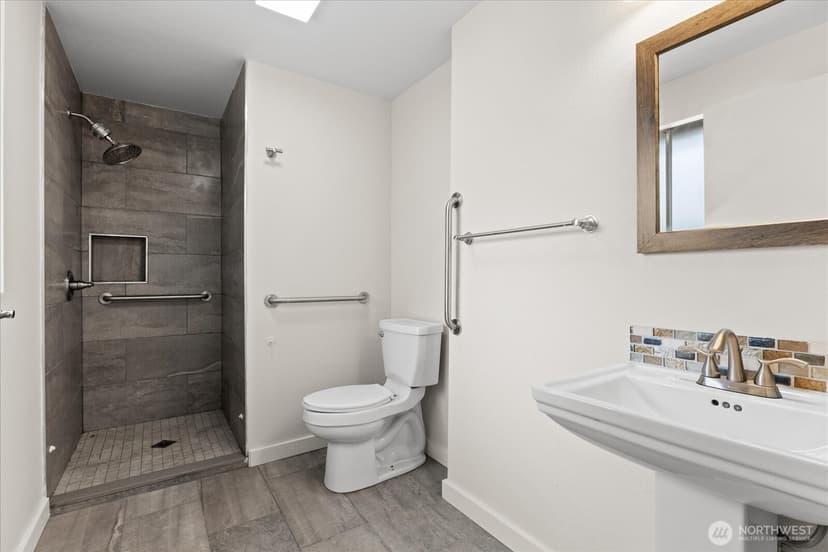 Property photo for 5819 172nd Place SW, Lynnwood photo 19
