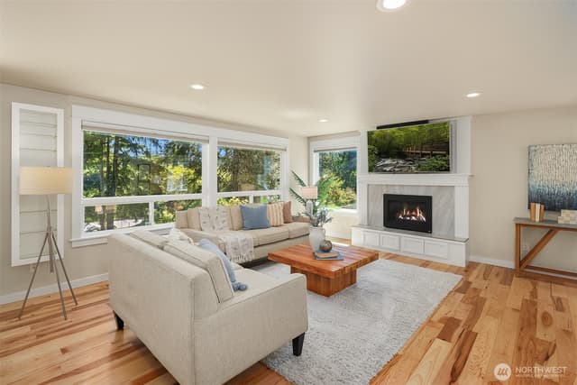Property photo for 525 Mount Everest Lane SW, Issaquah photo 2