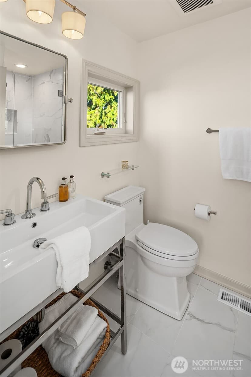 Property photo for 1624 8th Avenue W, Seattle photo 28
