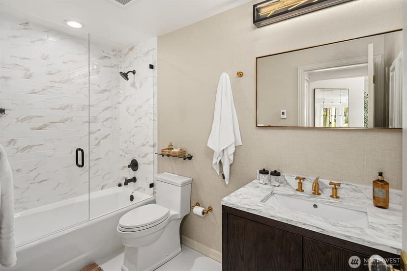 Property photo for 1624 8th Avenue W, Seattle photo 32