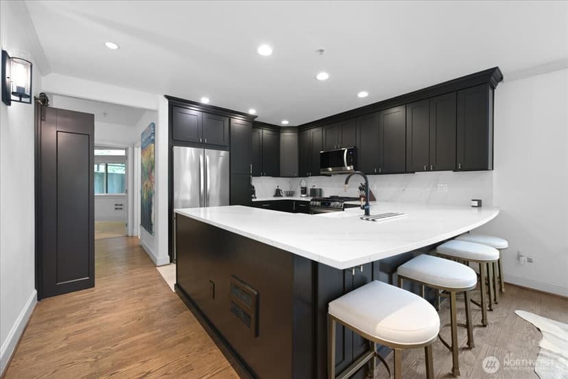 Property photo for 121 Lakeside Avenue #201, Seattle photo 5