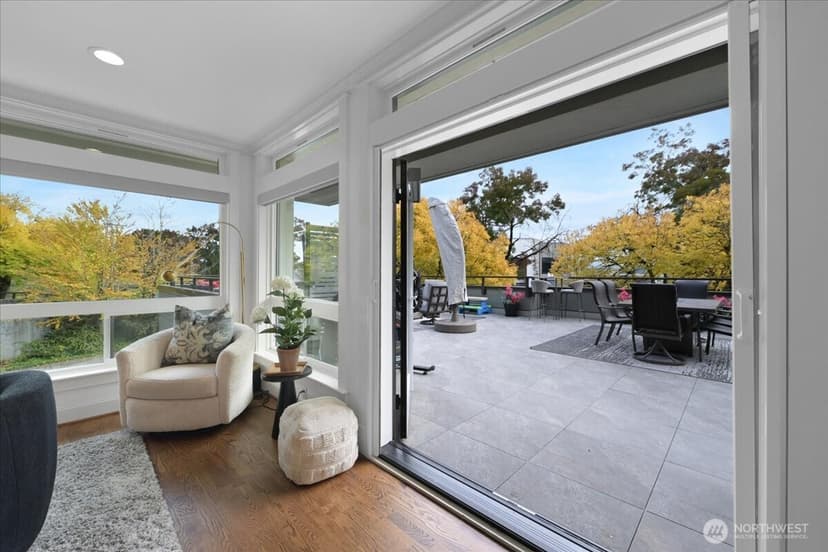 Property photo for 121 Lakeside Avenue #201, Seattle photo 15