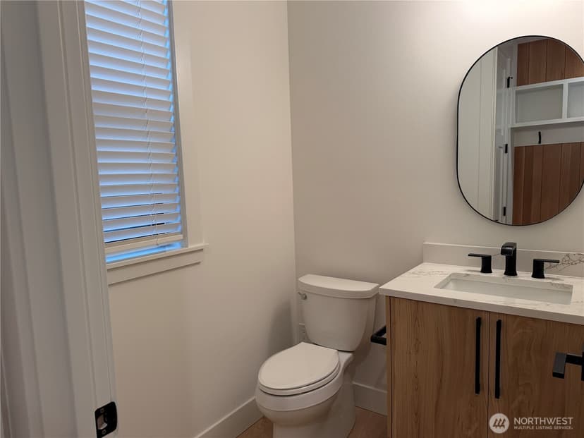 Property photo for 8013 131st Place NE, Kirkland photo 21