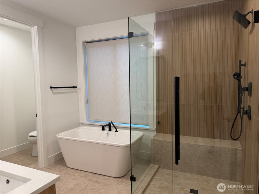 Property photo for 8013 131st Place NE, Kirkland photo 16