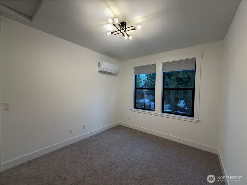 Property photo for 8013 131st Place NE, Kirkland photo 10