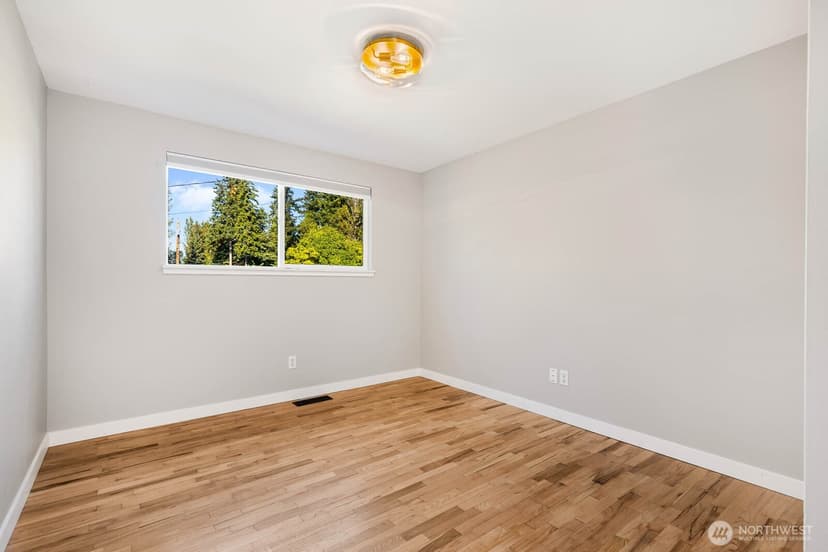 Property photo for 5502 191st St SW, Lynnwood photo 10