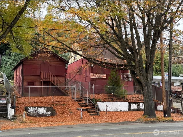 Property photo for 3857 Rainier Avenue S, Seattle photo 4