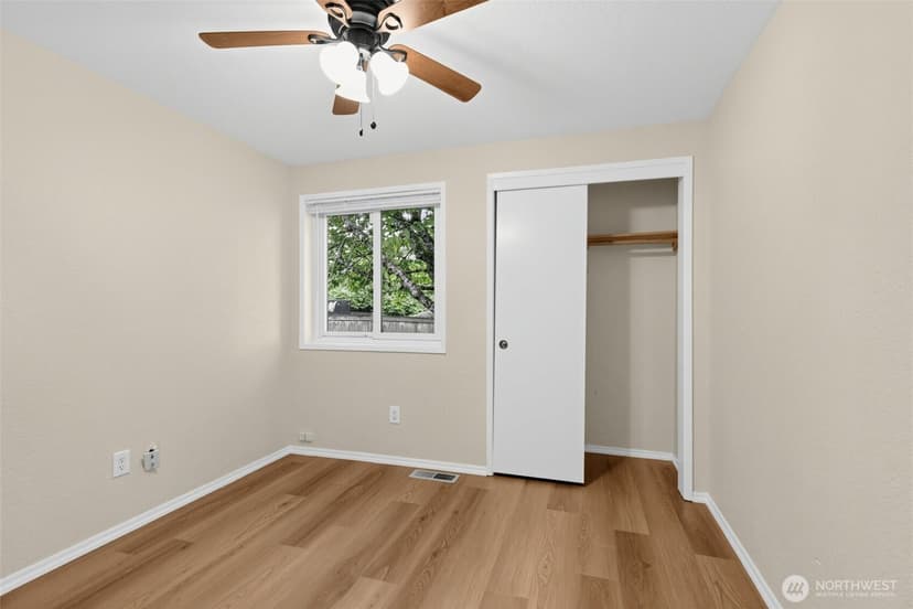 Property photo for 4627 127th Pl Place SE, Everett photo 20
