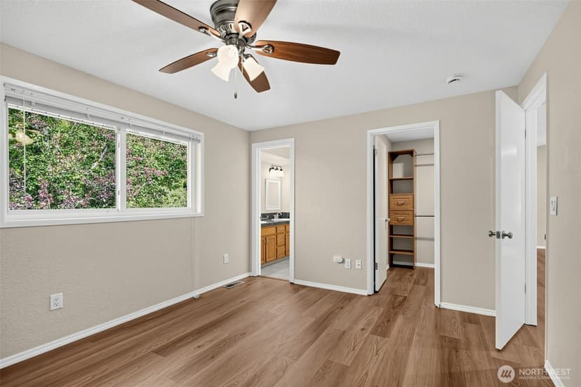 Property photo for 4627 127th Pl Place SE, Everett photo 14