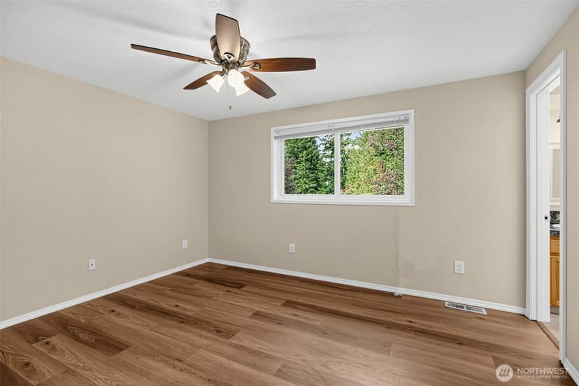 Property photo for 4627 127th Pl Place SE, Everett photo 13
