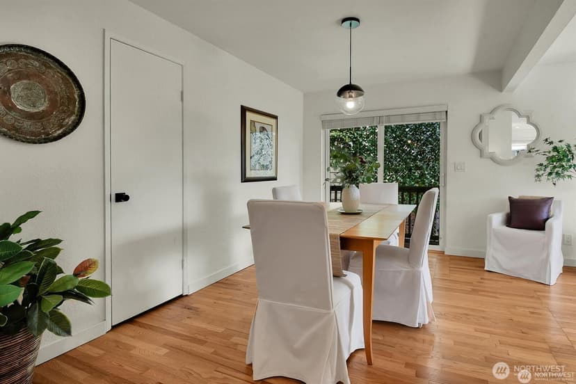 Property photo for 2353 Federal Avenue E, Seattle photo 7