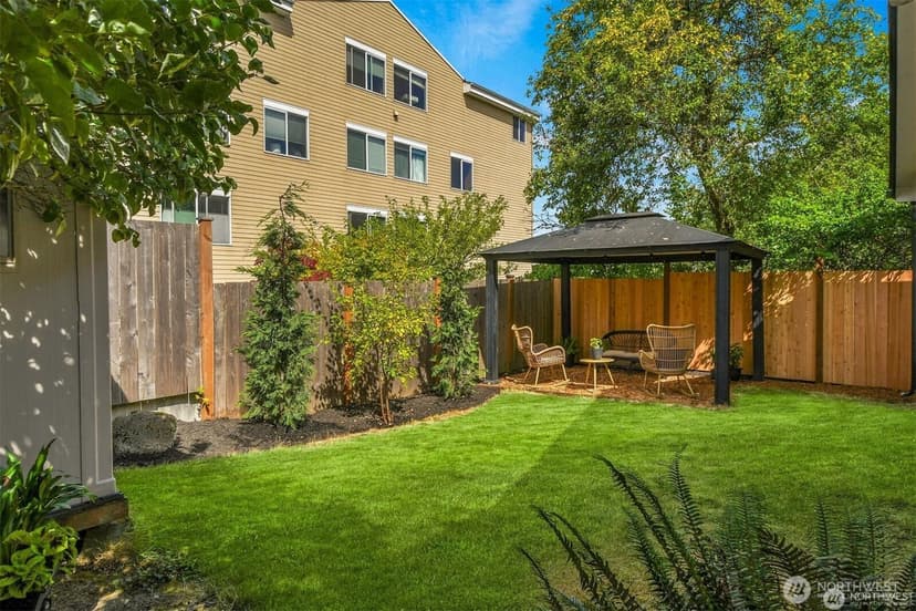 Property photo for 2353 Federal Avenue E, Seattle photo 15
