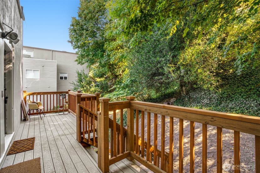 Property photo for 1124 Lakeview Boulevard E #1-4, Seattle photo 25