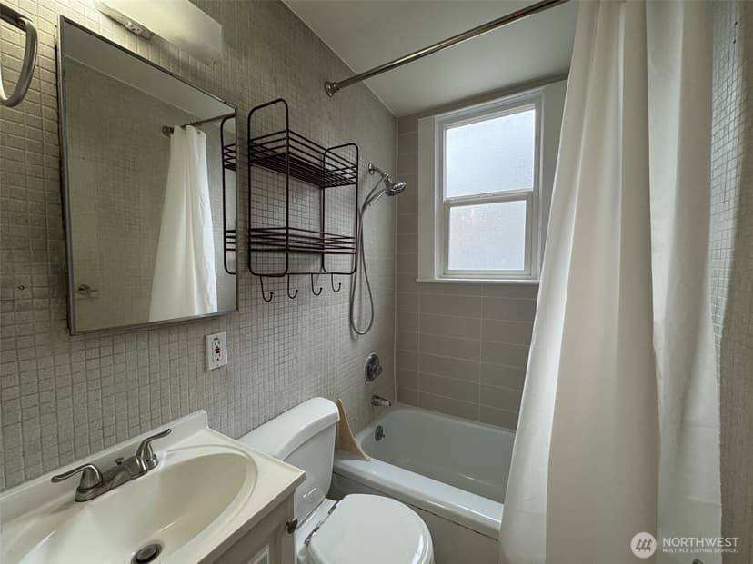 Property photo for 1124 Lakeview Boulevard E #1-4, Seattle photo 21